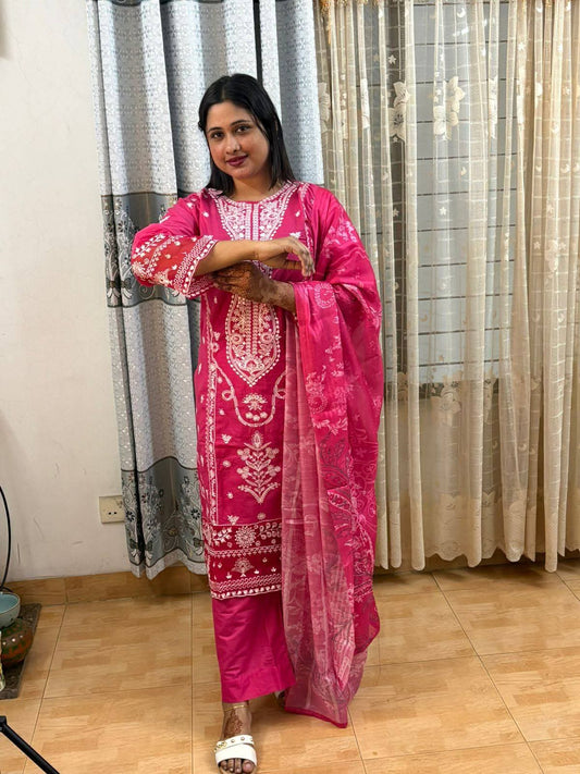 চিকনকারি থ্রি-পিস ।