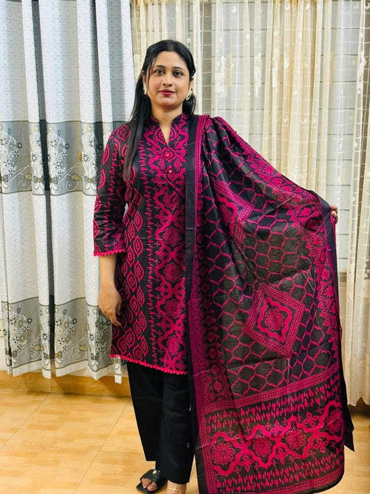 প্রিন্টেড ডিপ ব্ল্যাক বেস থ্রি পিস