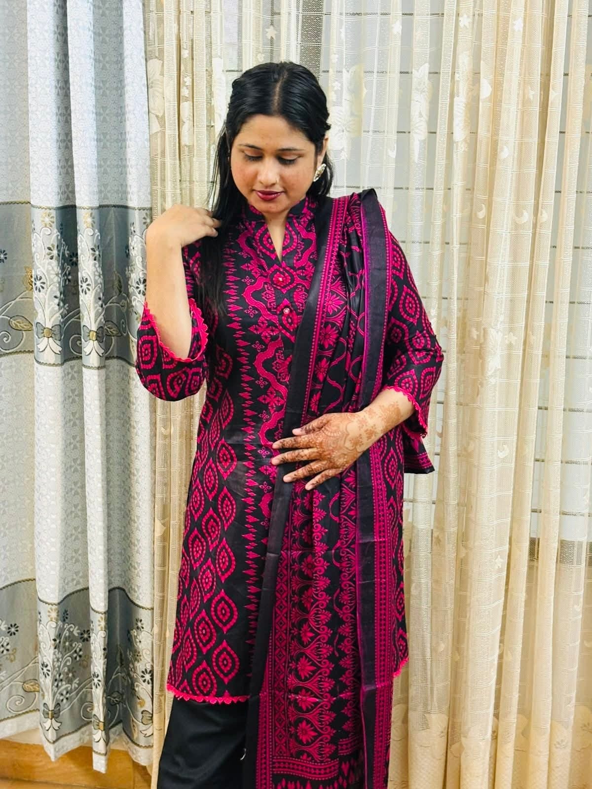 প্রিন্টেড ডিপ ব্ল্যাক বেস থ্রি পিস