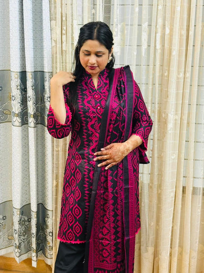 প্রিন্টেড ডিপ ব্ল্যাক বেস থ্রি পিস