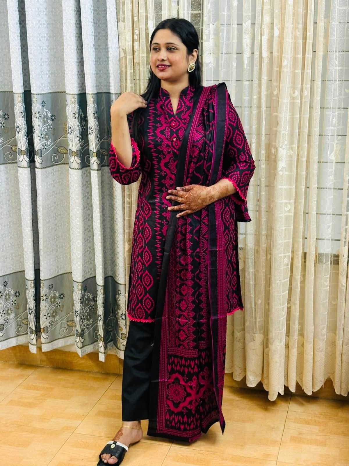 প্রিন্টেড ডিপ ব্ল্যাক বেস থ্রি পিস