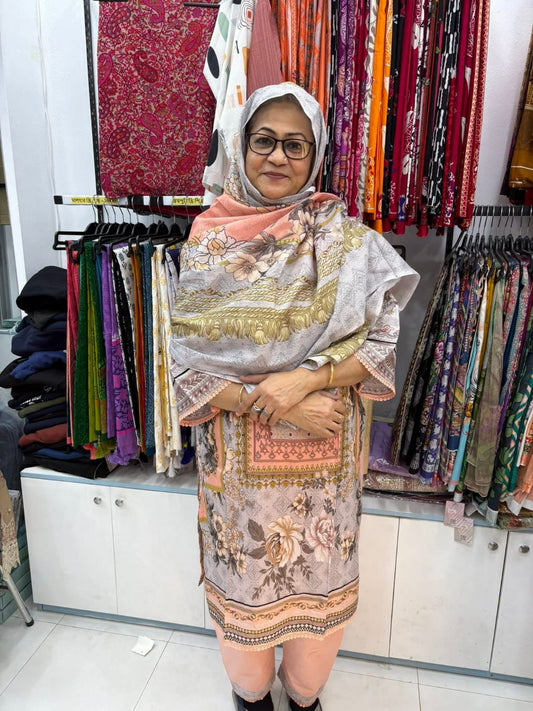 পাকিস্তানি ফ্লোরাল প্রিন্ট থ্রি-পিস সুট