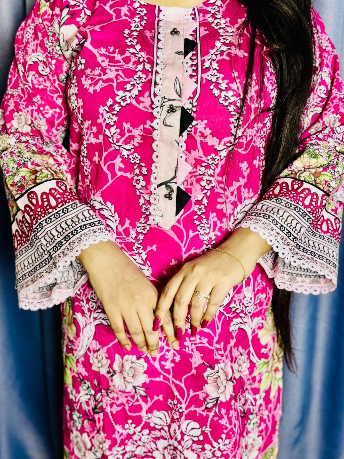 ফ্লোরাল প্রিন্ট পাকিস্তানি লন কামিজ