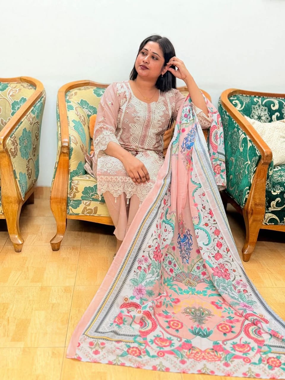 Soft Peach Floral Embroidered Salwar Kameez 3-Piece | Lace Work & Pastel Dupatta | Pakistani Indian Ethnic Wear for Women