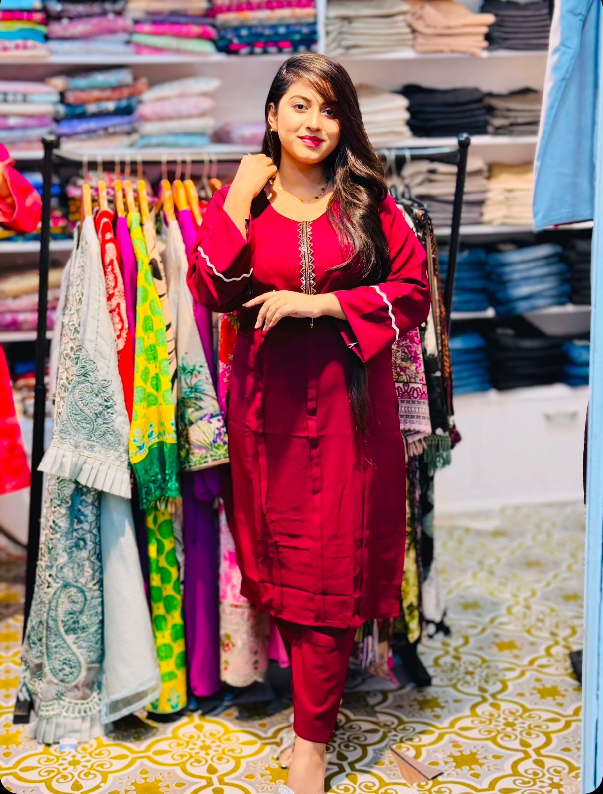 ওয়াইন রেড থ্রি-পিস।