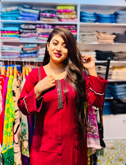 ওয়াইন রেড থ্রি-পিস।